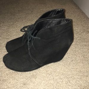 Black wedged booties